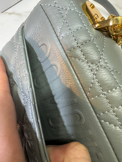 DIOR Caro 石灰色 小號