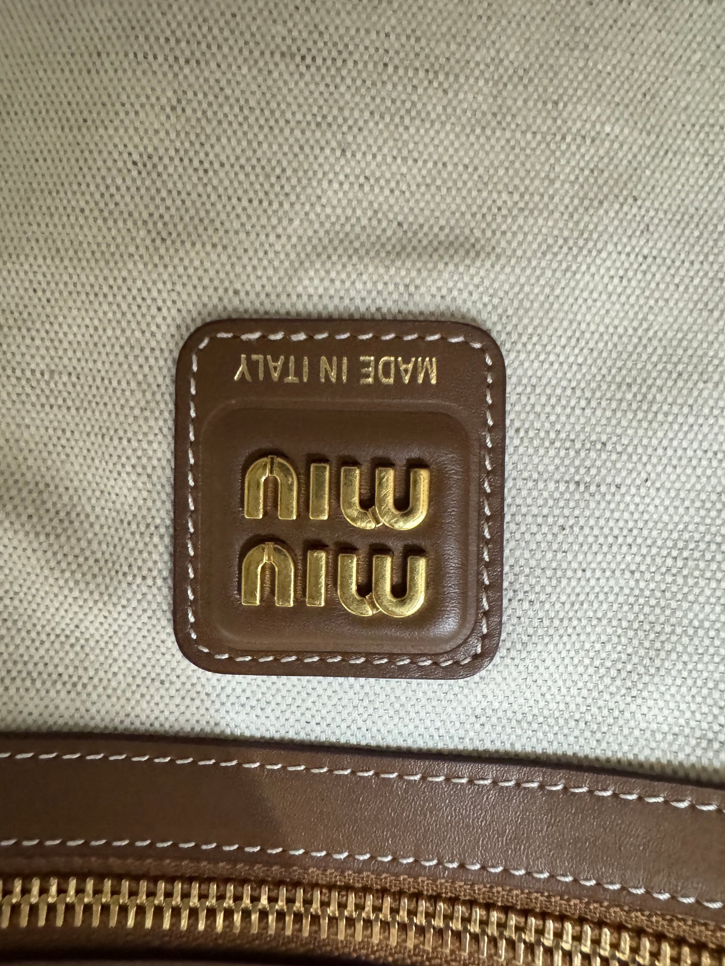 MIU MIU Ivy Tote 帆布 Regular Size