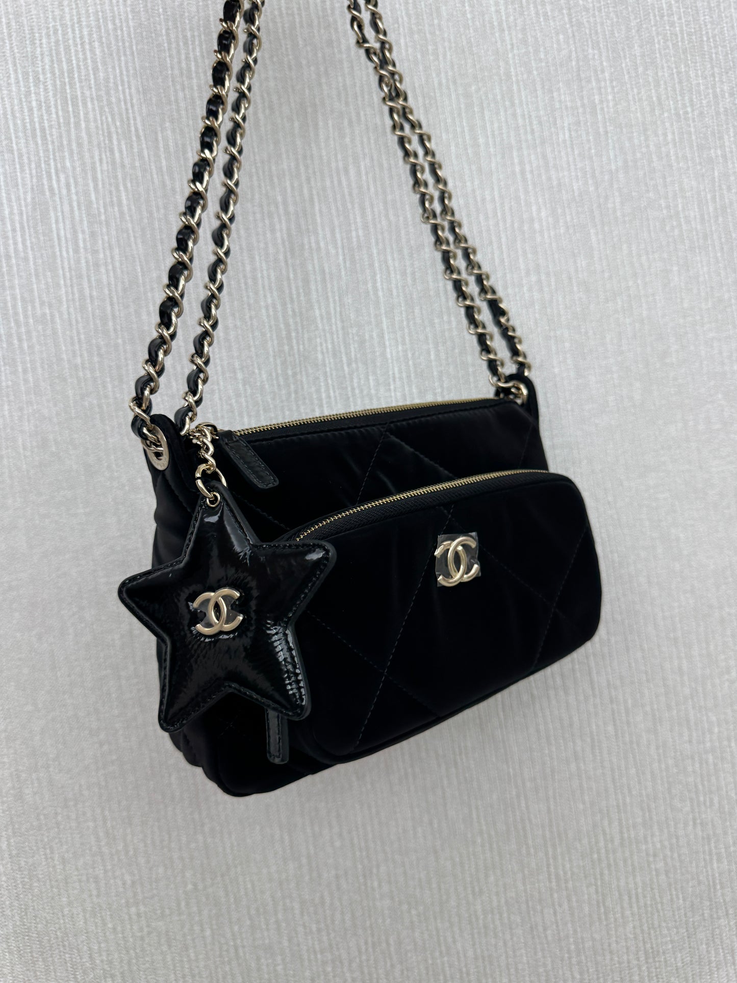 CHANEL 25N Coco Neige 滑雪系列 絲絨尼龍 相機包