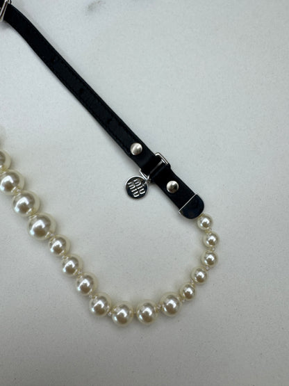 MIU MIU 珍珠皮帶項鏈 Choker