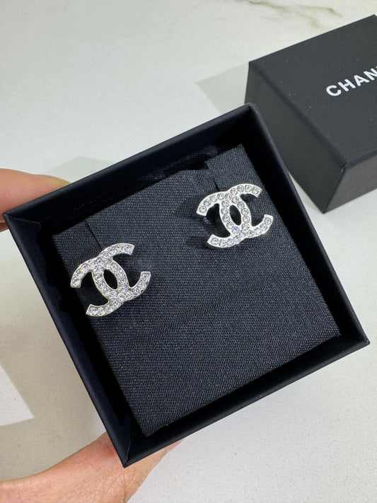CHANEL 25C 銀色水鑽耳環