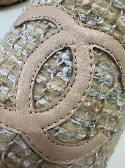 CHANEL 淺杏色軟呢漁夫鞋