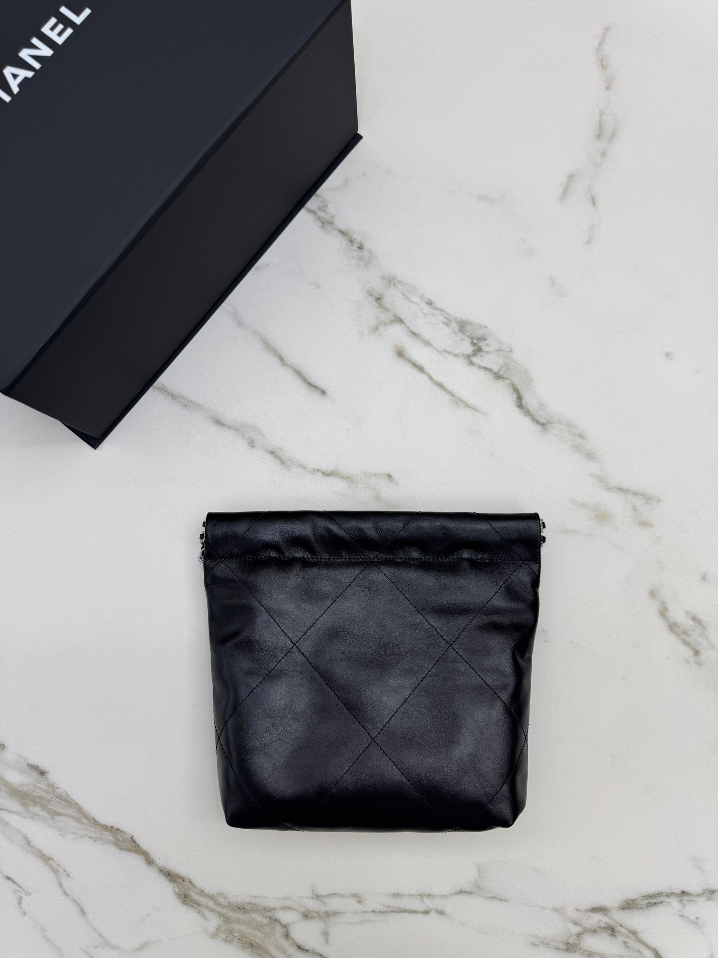 CHANEL Mini 22 Bag 黑銀 【同步最新磁吸扣版】