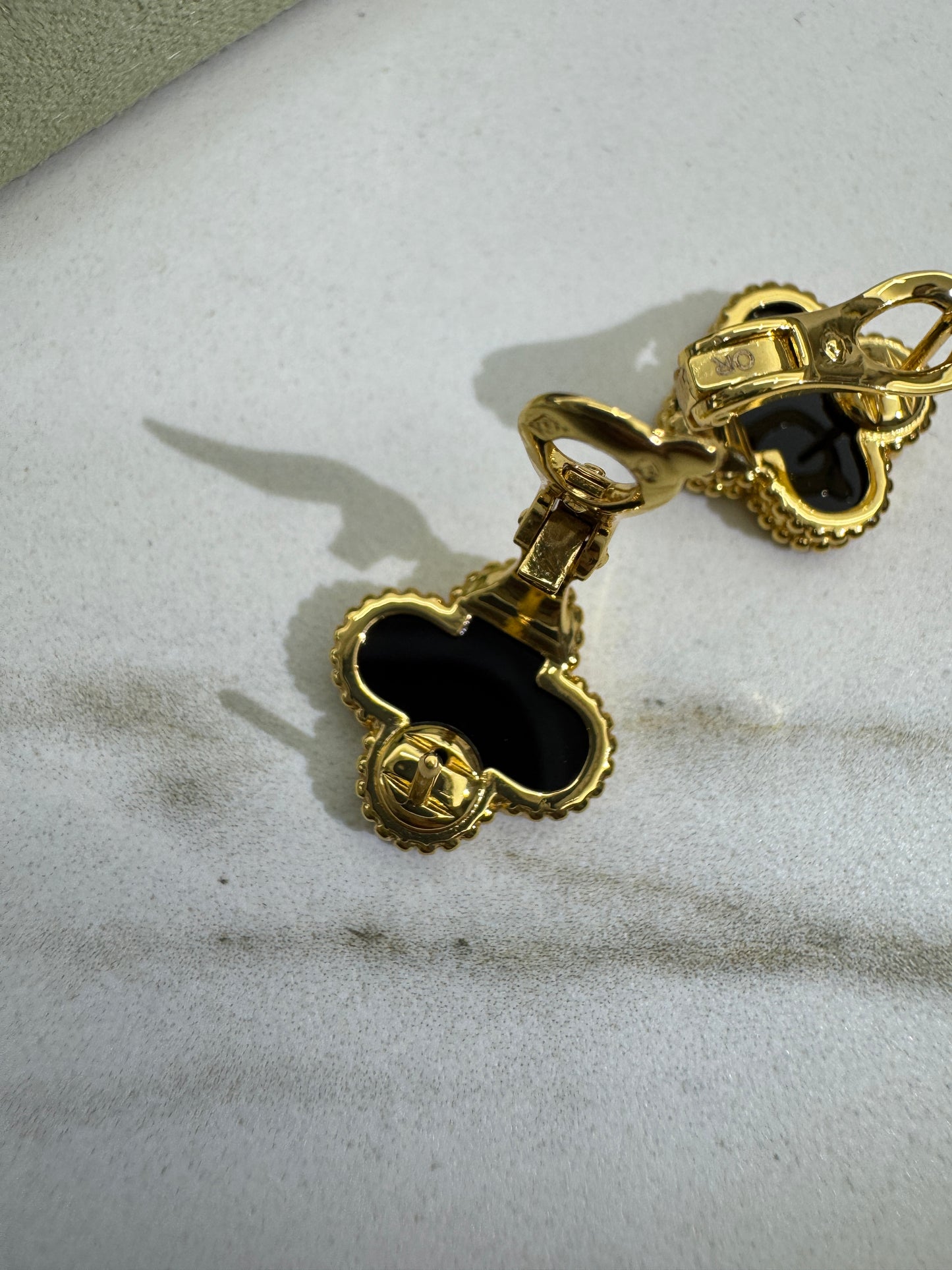VCA Vintage Alhambra Earrings 黑玉髓
