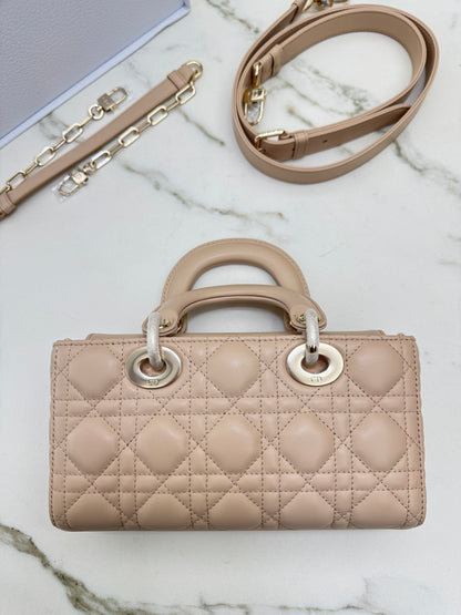 DIOR D-Joy Small 胭脂米 Powder Beige￼