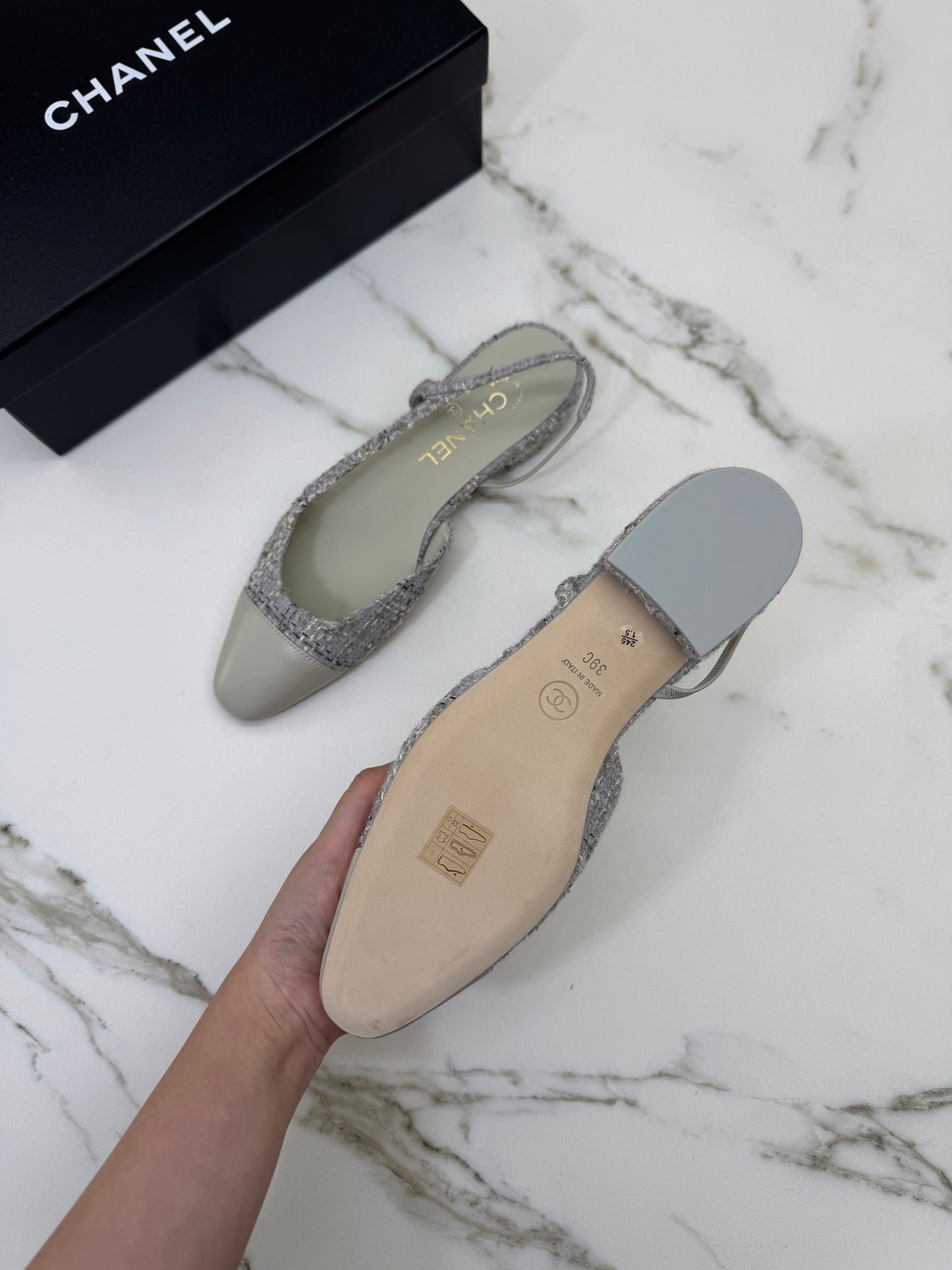 CHANEL 25B 灰白色金絲線Tweed Slingback