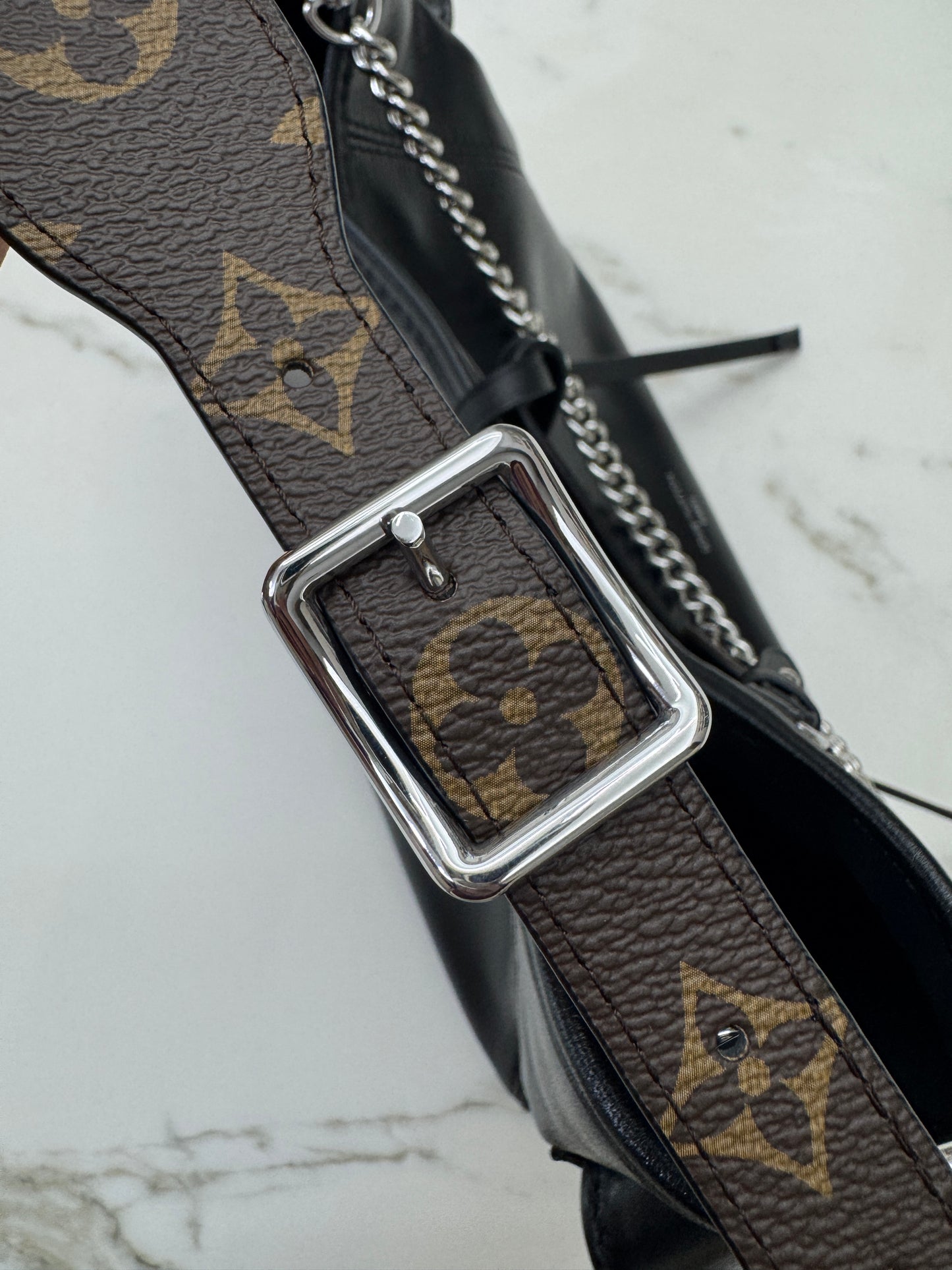 LV Carryall Cargo Vibe PM Black