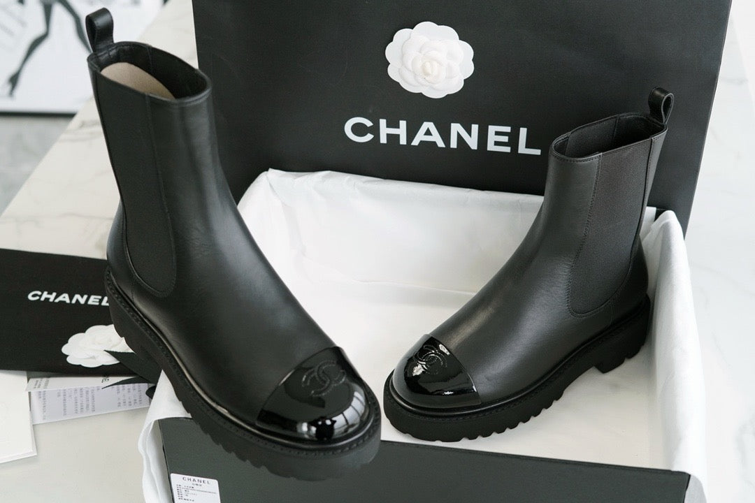 CHANEL 厚底切爾西 Chelsea Boots 漆皮拼牛皮