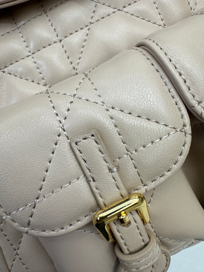 DIOR Caro Backpack Medium 奶茶色