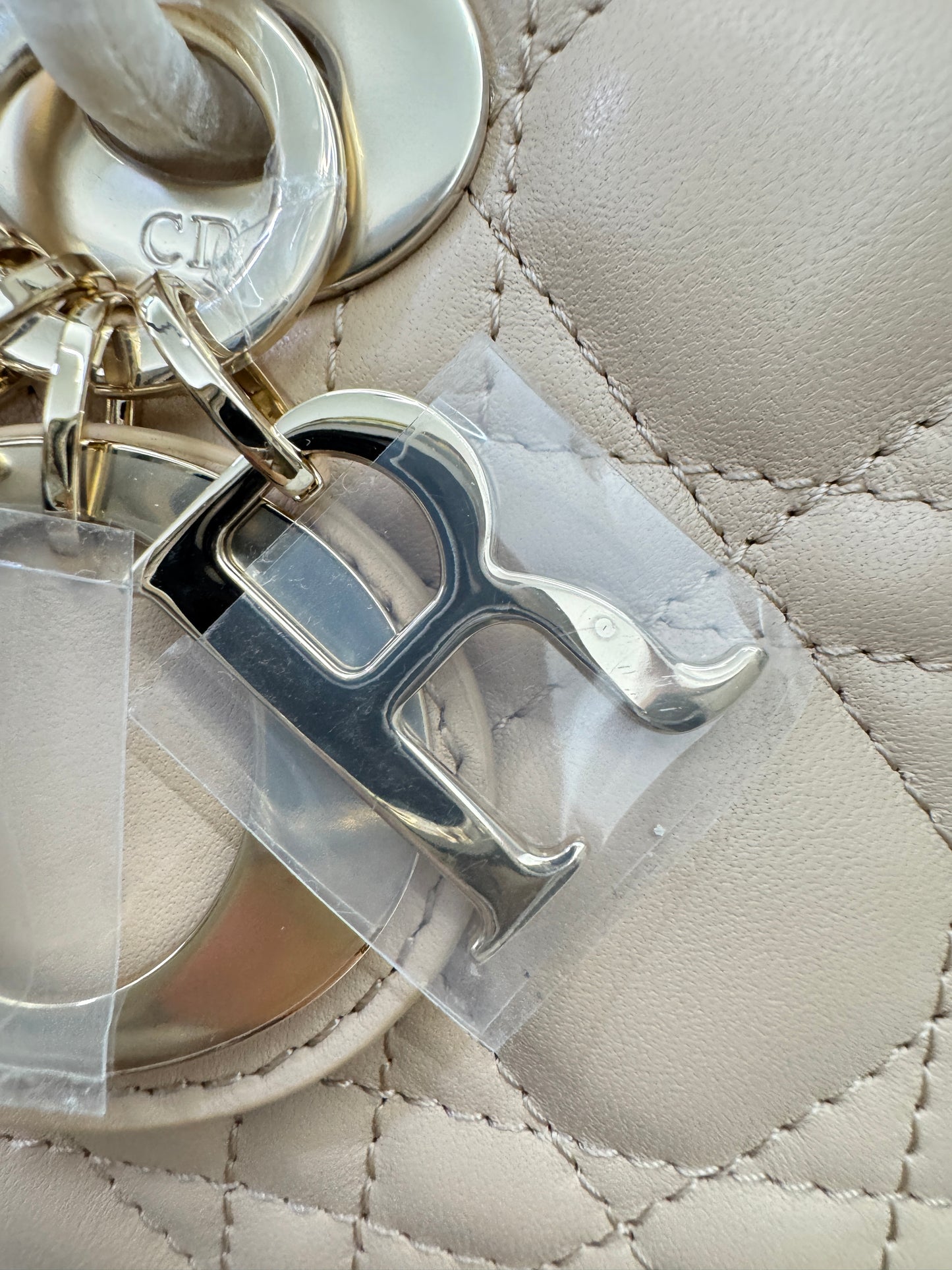 DIOR D-Joy Small 胭脂米 Powder Beige￼