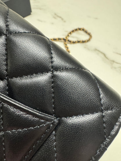 CHANEL woc 24A 琺瑯調節扣 羊皮 黑