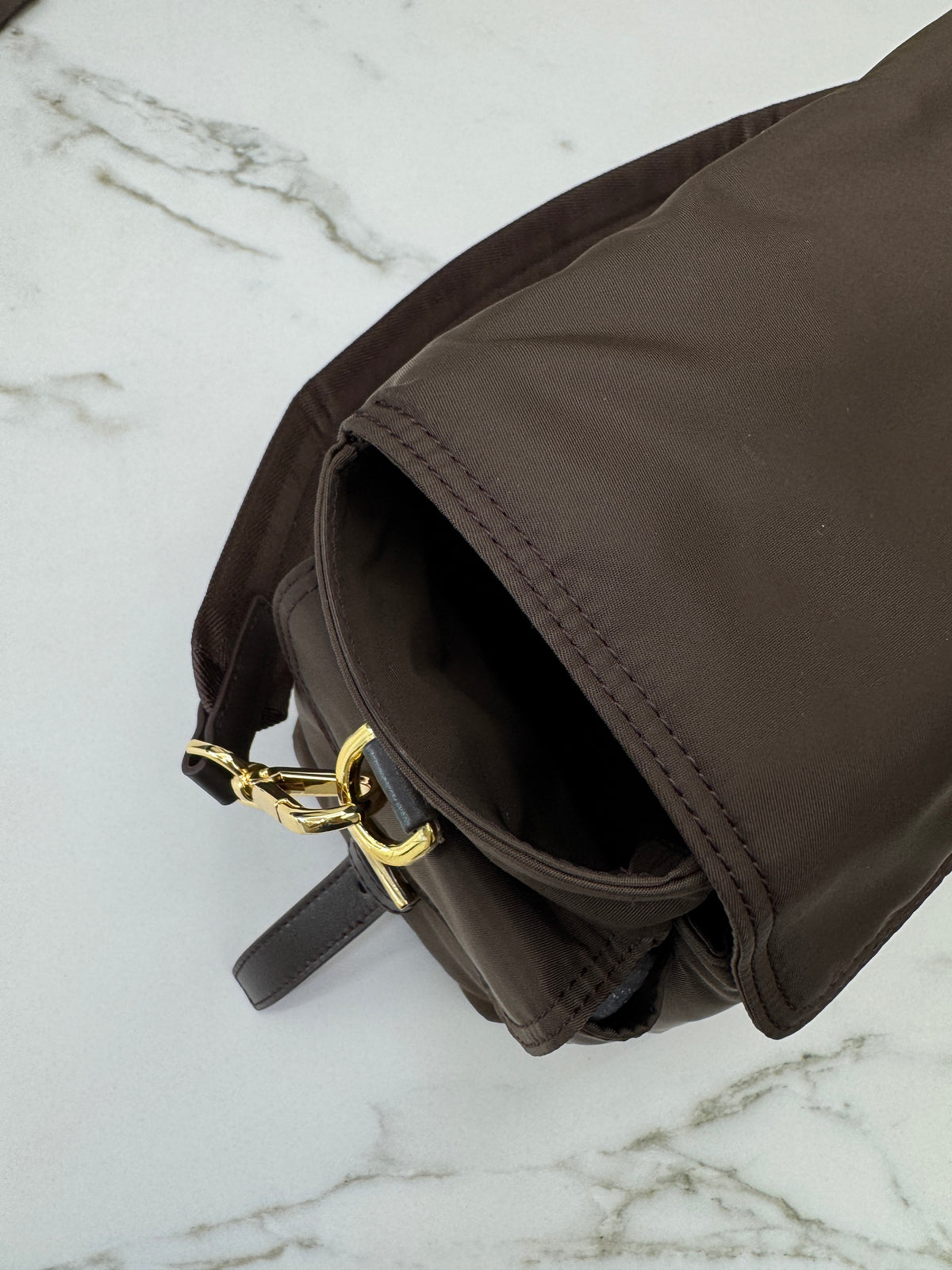 PRADA Re-nylon Explore Large 深棕色