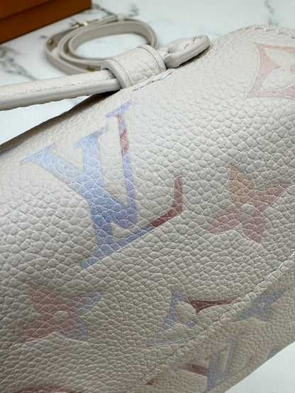 LV Pochette Metis East-West 漸變紫