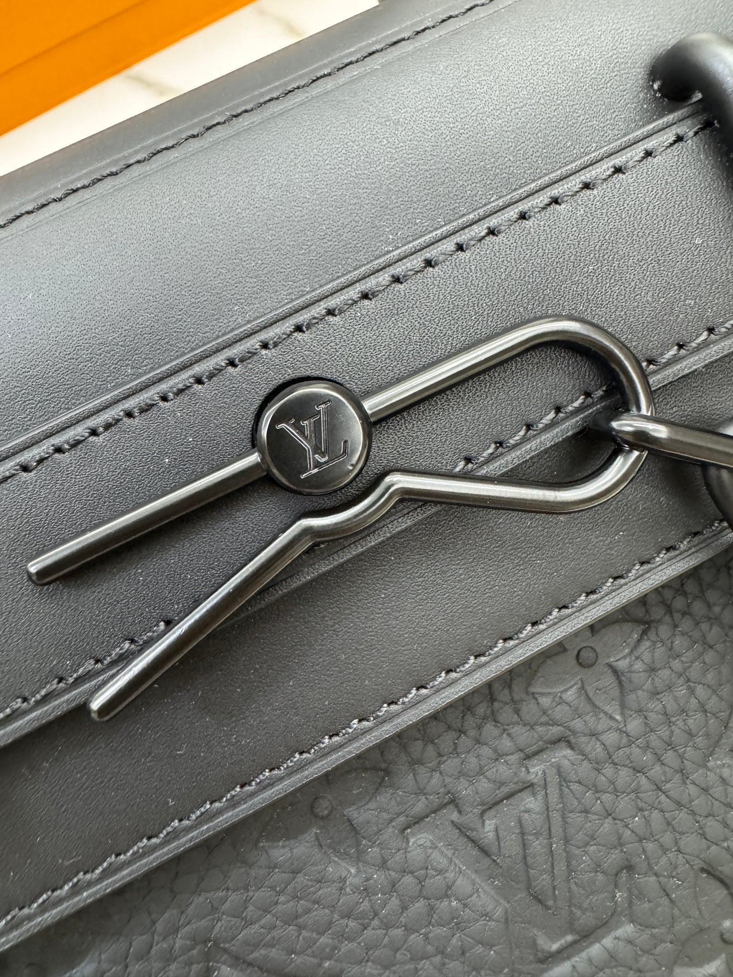 LV Steamer PM Ultra Black