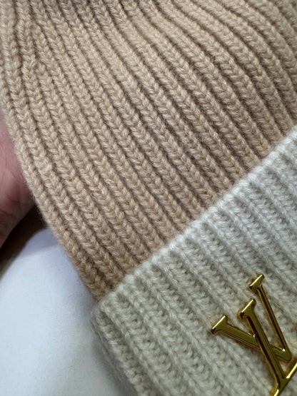 LV 狐狸毛球冷帽 奶茶色