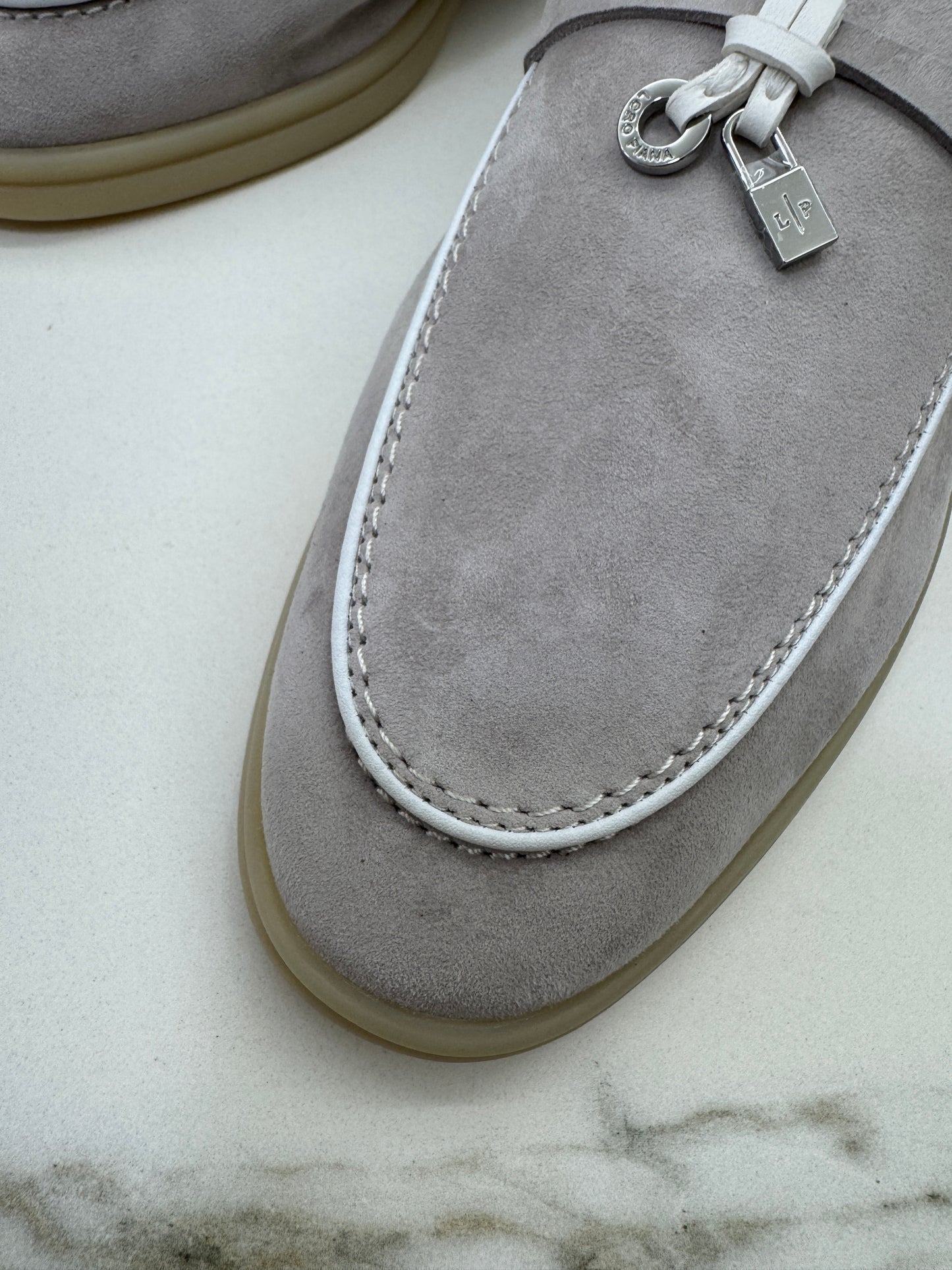 LORO PIANA Summer Walk 珍珠灰滾邊款樂福鞋