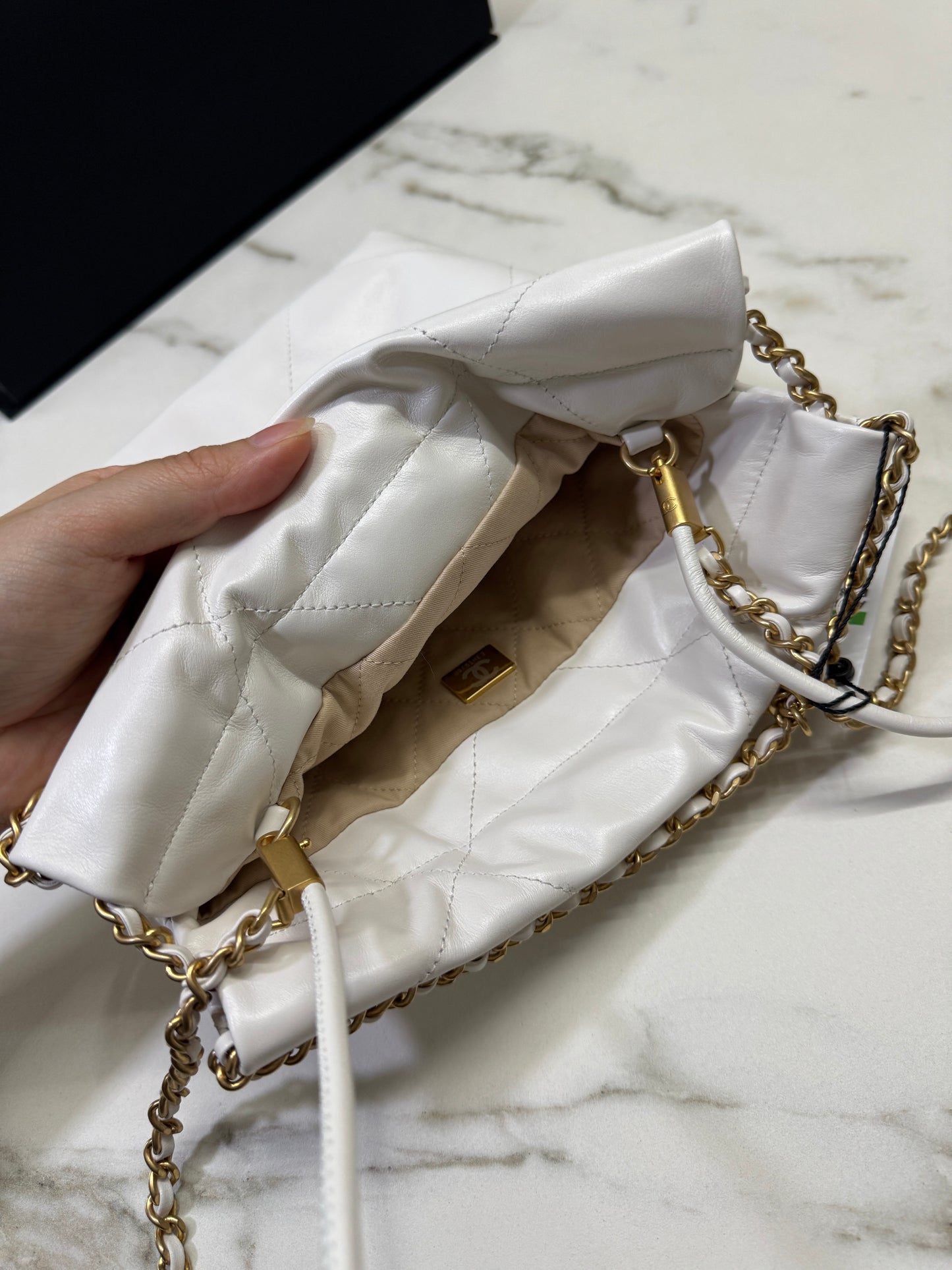 CHANEL Mini 22 Bag 白金