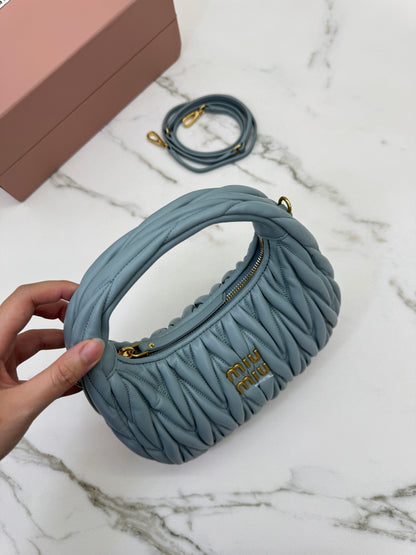 MIU MIU Wander Small 湖水藍