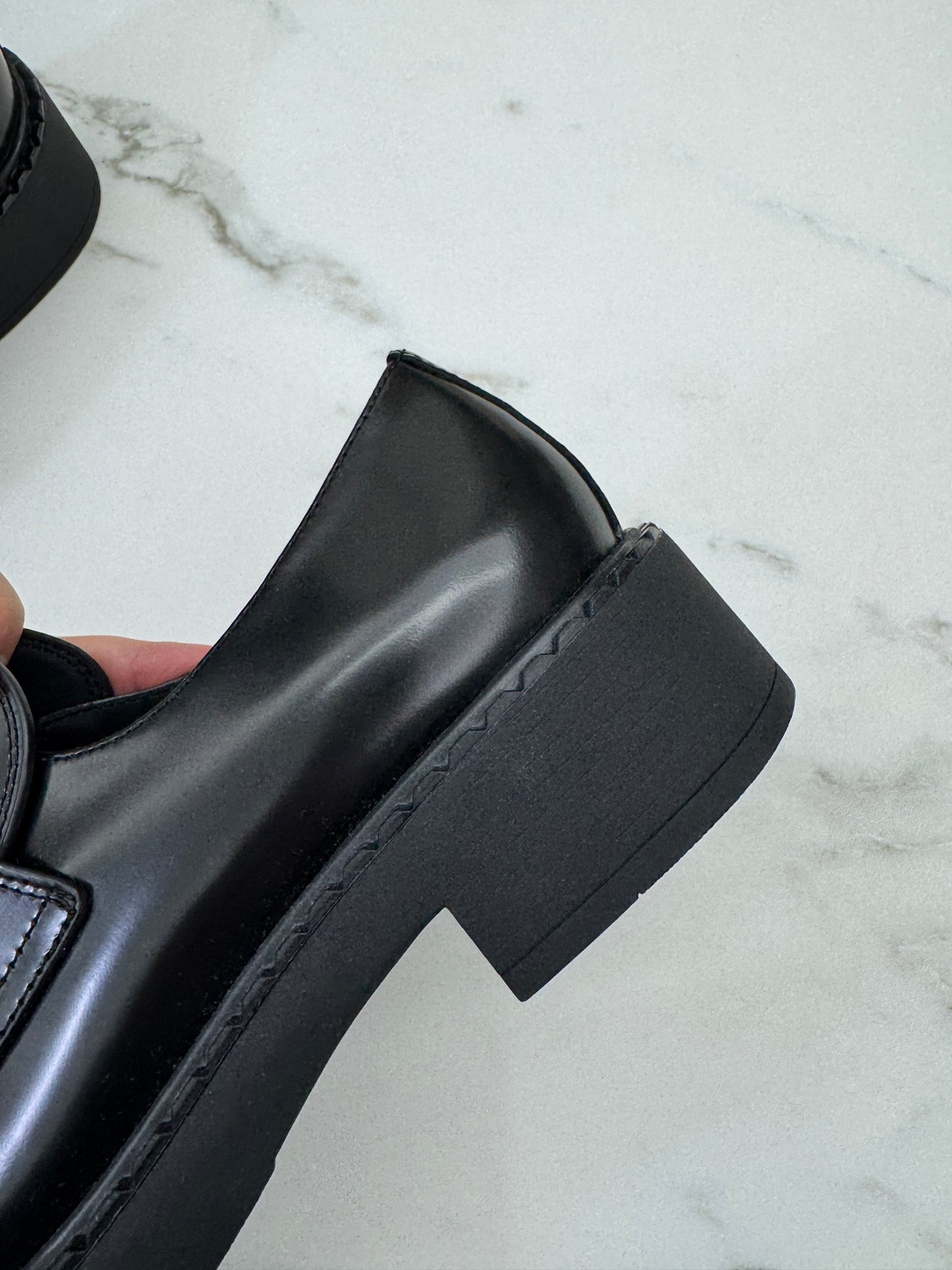 PRADA 光面皮革Loafers