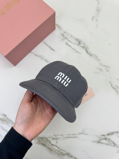 MIU MIU 深灰色 索繩鴨舌帽