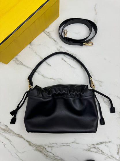 FENDI Mamma Baguette 黑色 Medium