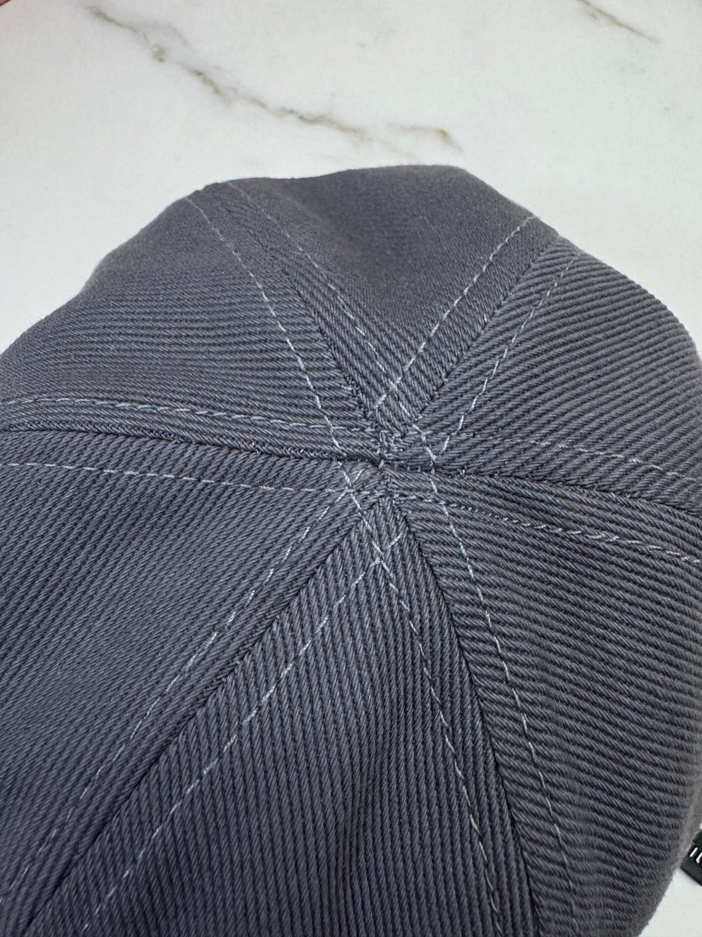 MIU MIU 深灰色 索繩鴨舌帽