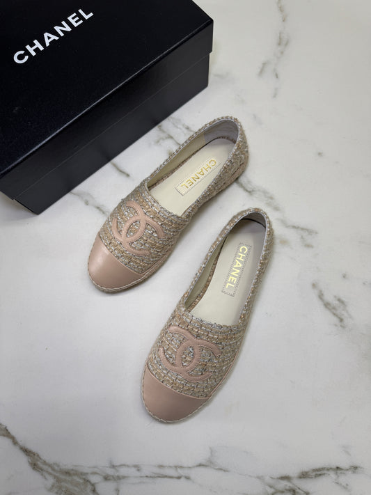 CHANEL 淺杏色軟呢漁夫鞋