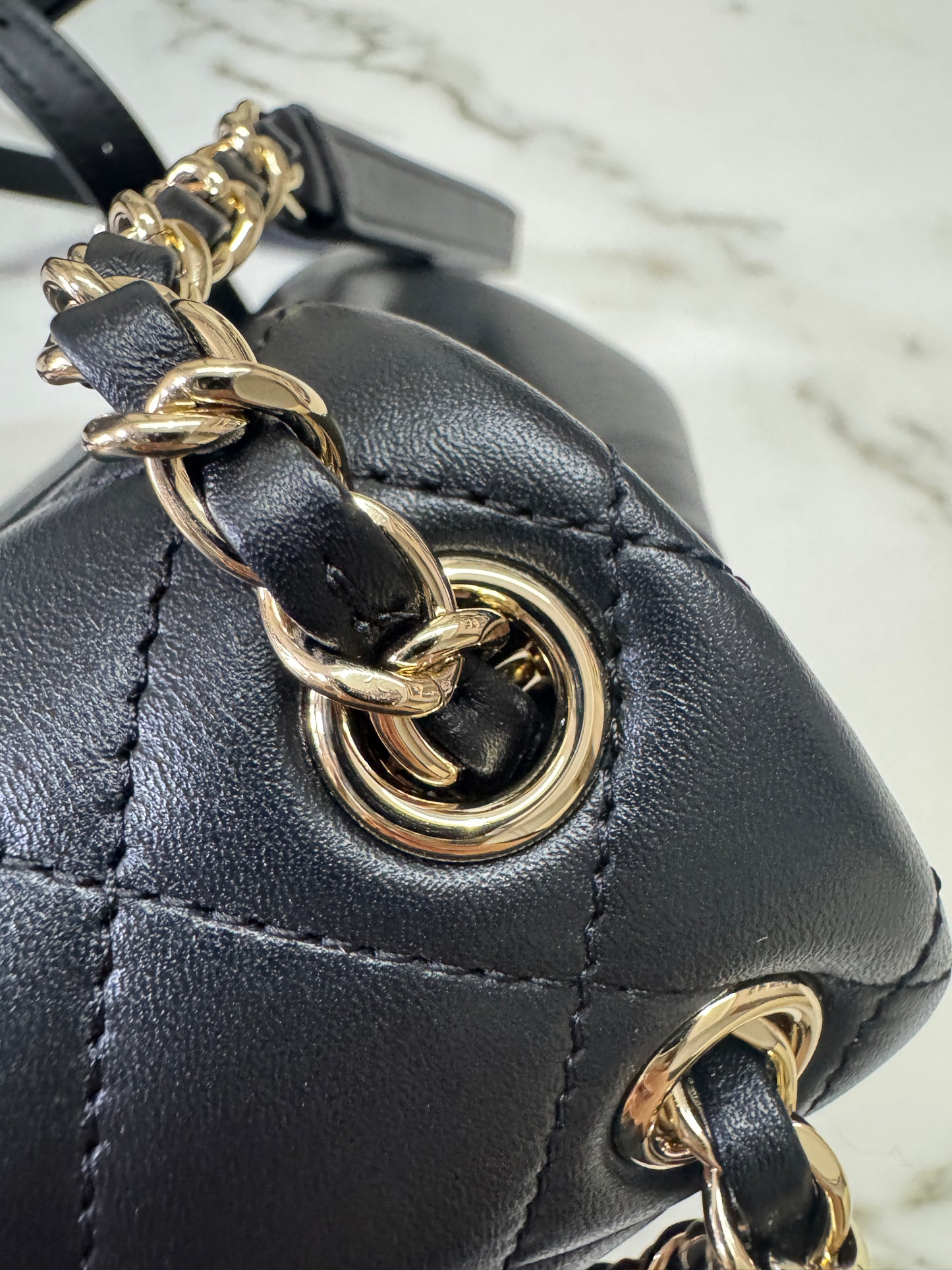 CHANEL Duma 胎牛皮 黑色 Small