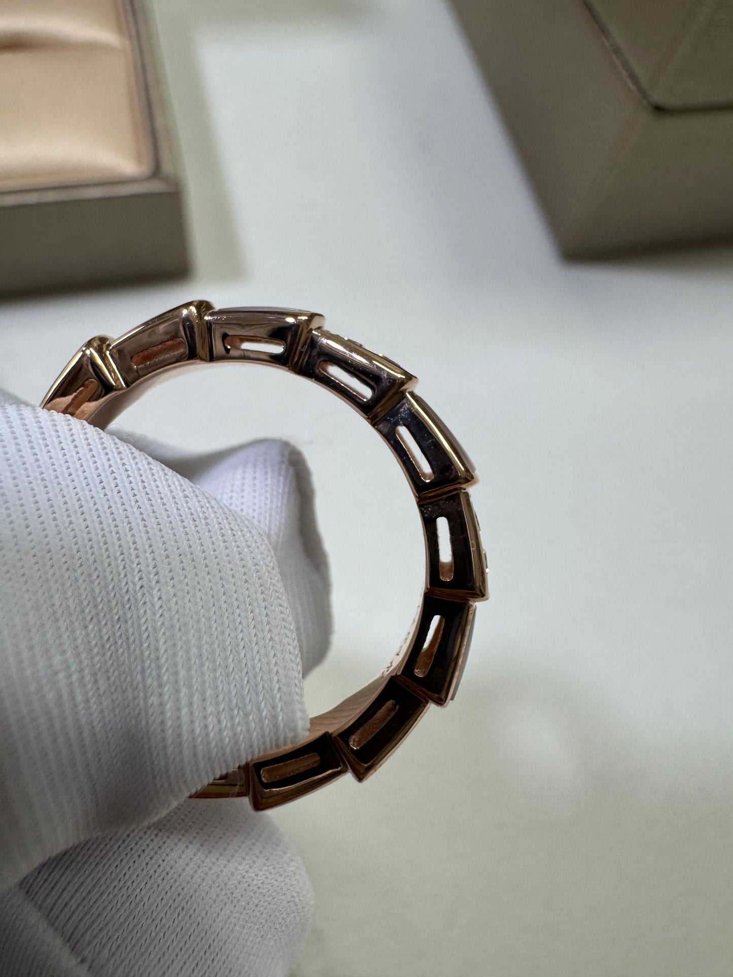 BVLGARI Serpenti 18K玫瑰金 貝母 鑽石戒指【真金真鑽】