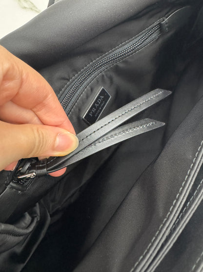 PRADA Cini 郵差包黑色 Medium