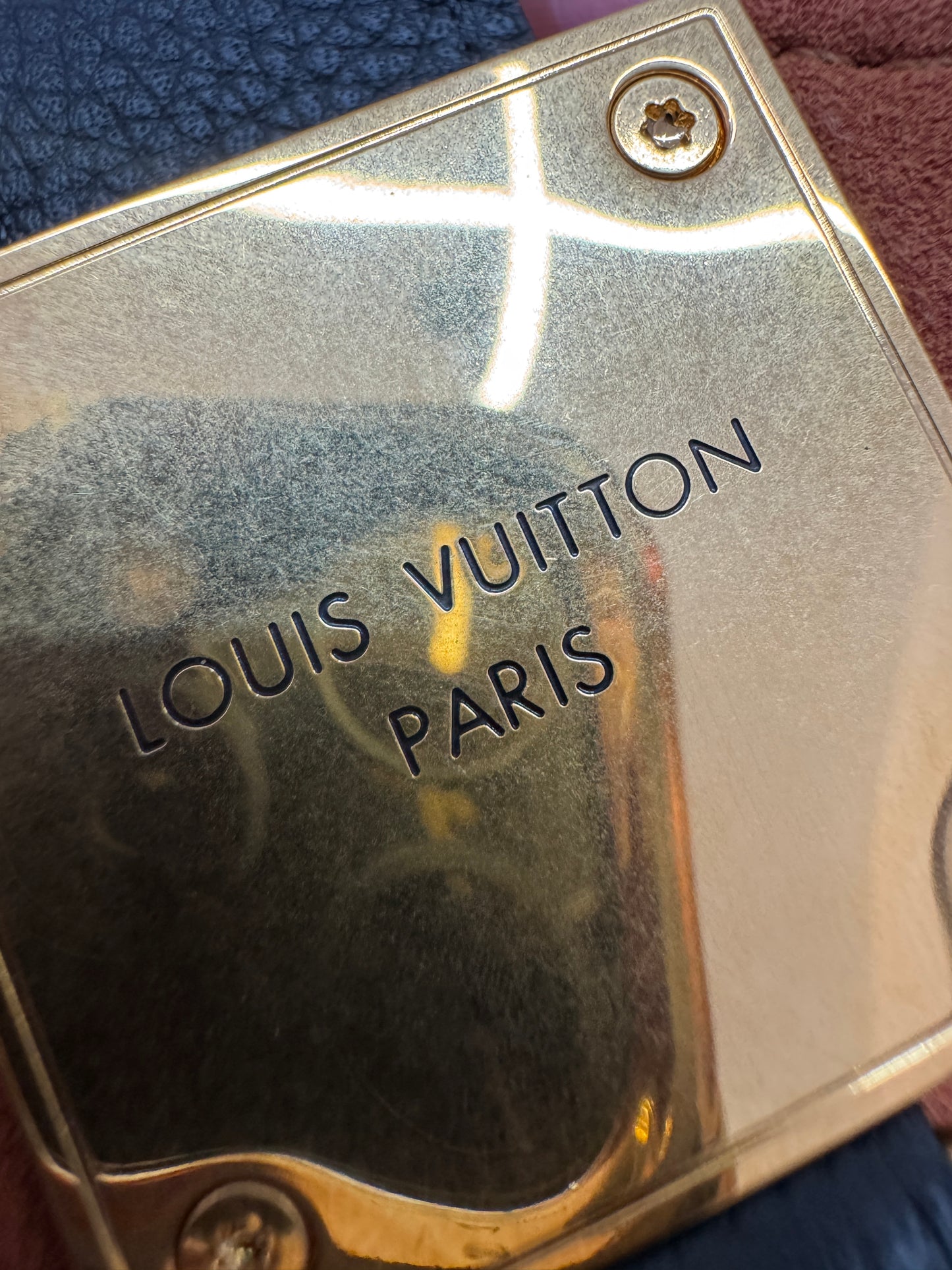 LV Low Key Hobo PM 黑色