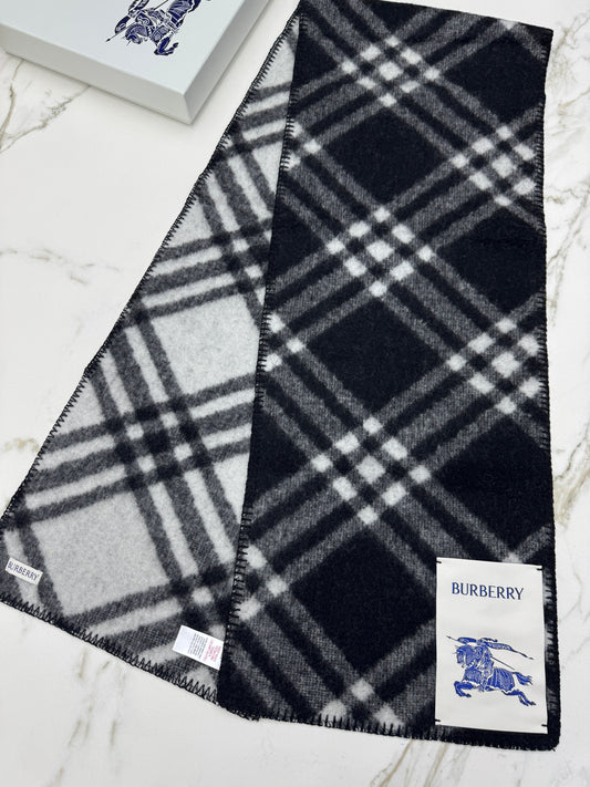 BURBERRY Check Wool Scarf 黑白色
