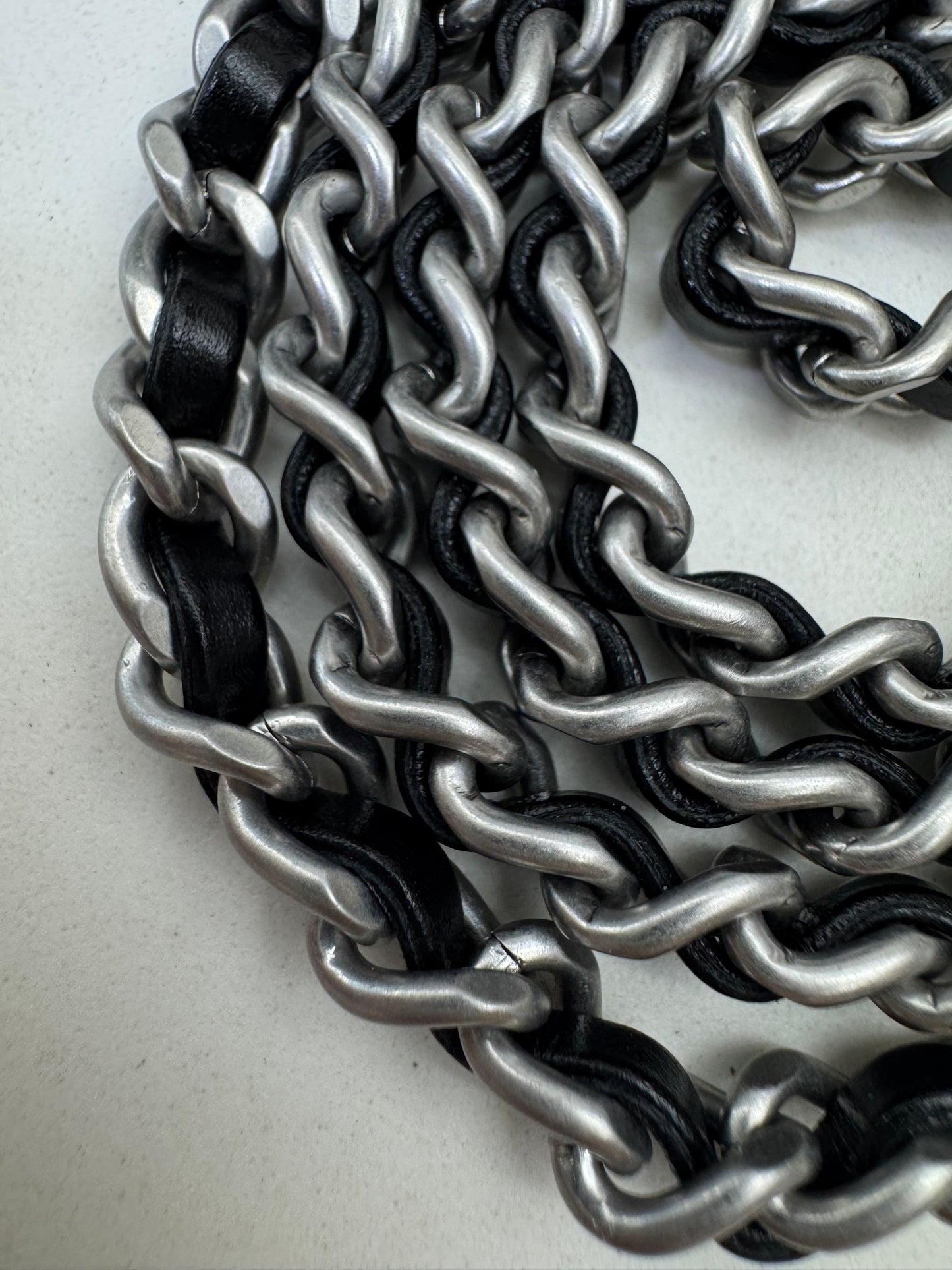 CHANEL Mini 22 Bag 黑銀 【同步最新磁吸扣版】