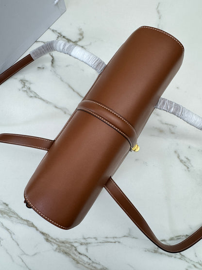 CELINE Soft 16 Medium 棕色