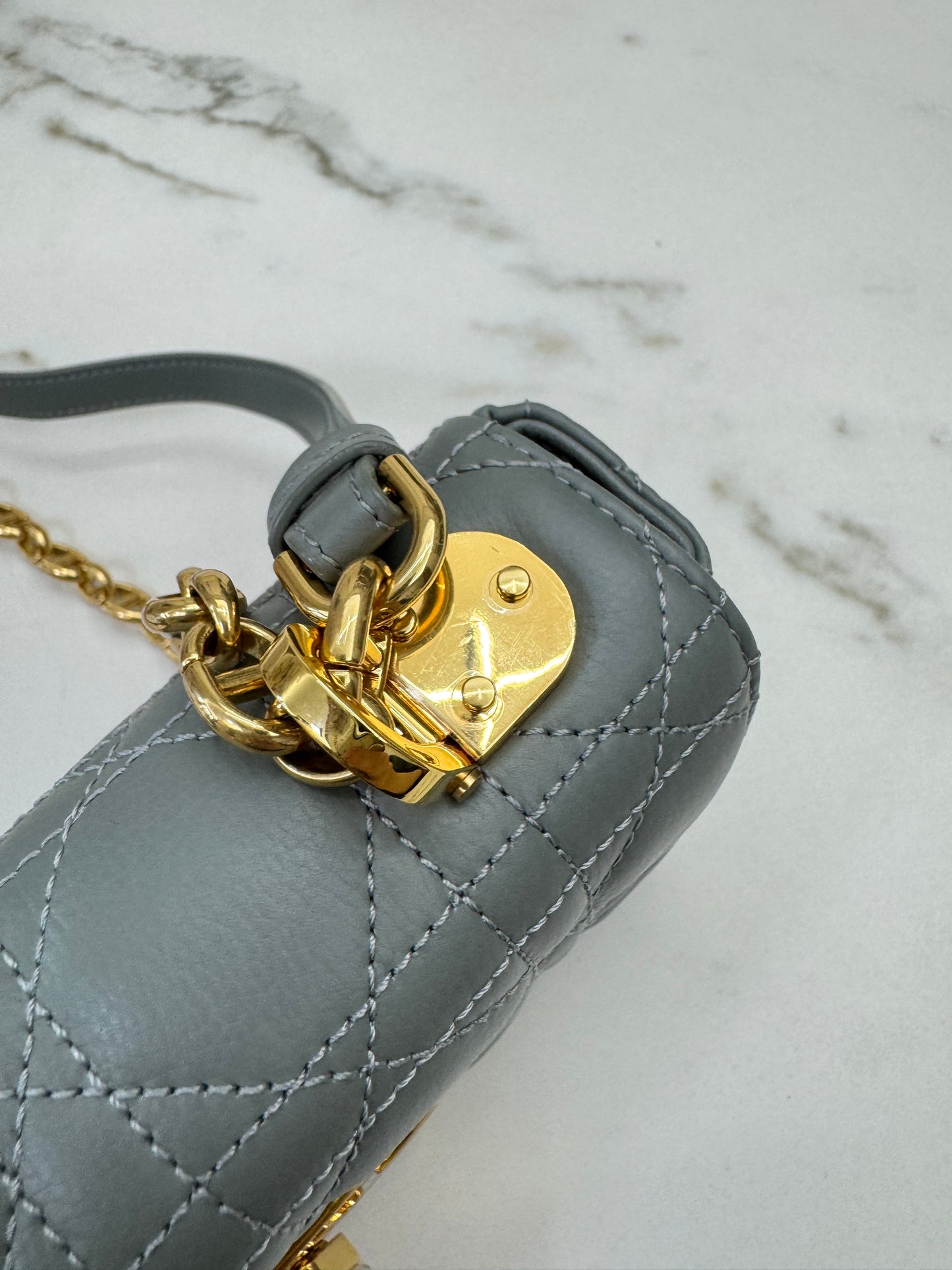 DIOR Caro Small 石灰色