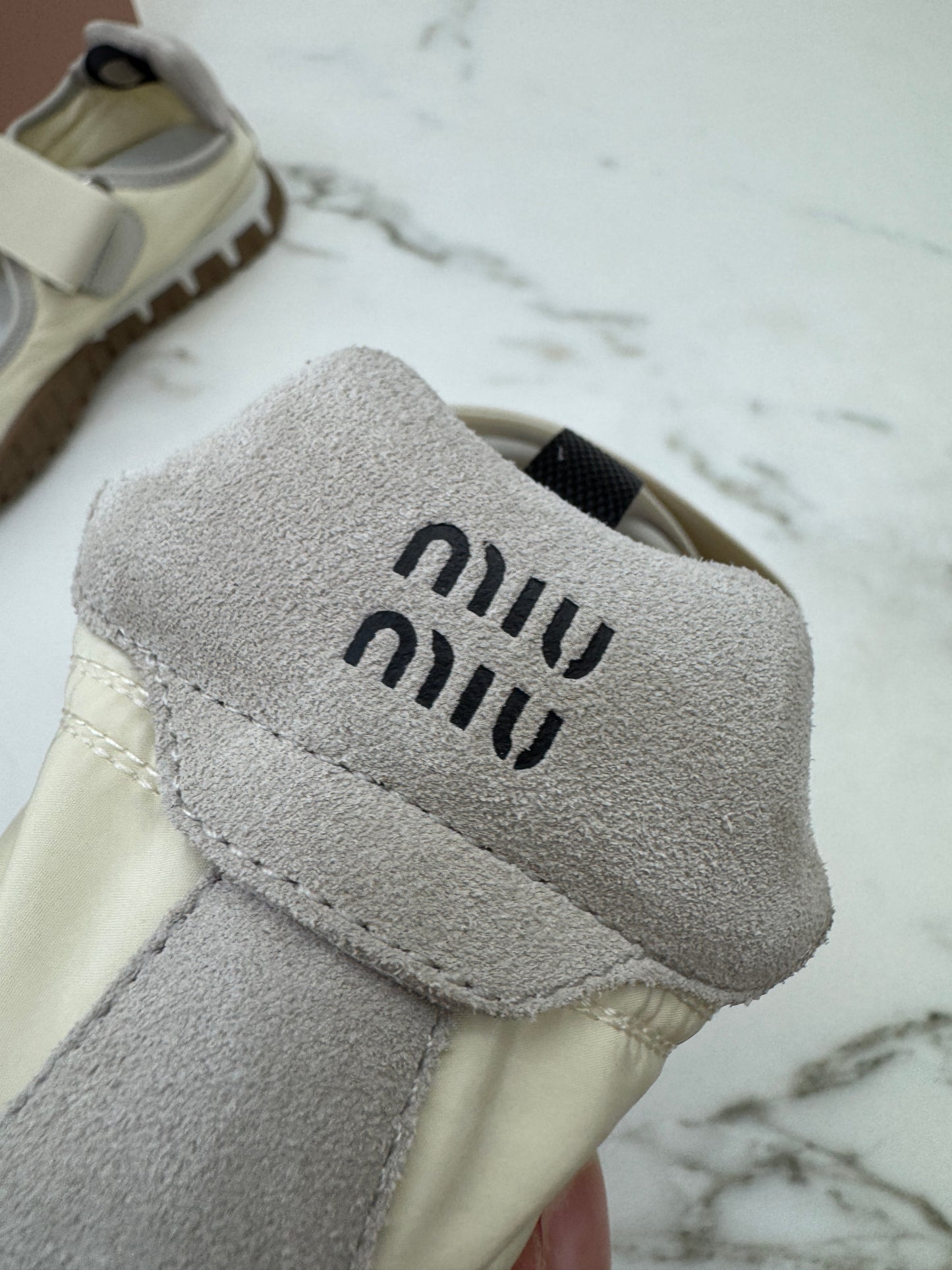 MIU MIU Tyre 魔術貼瑪麗珍運動鞋￼