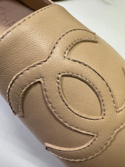 CHANEL 全皮漁夫鞋 杏拼黑