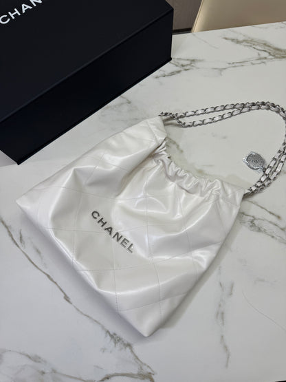 CHANEL 22 Bag Medium 白銀