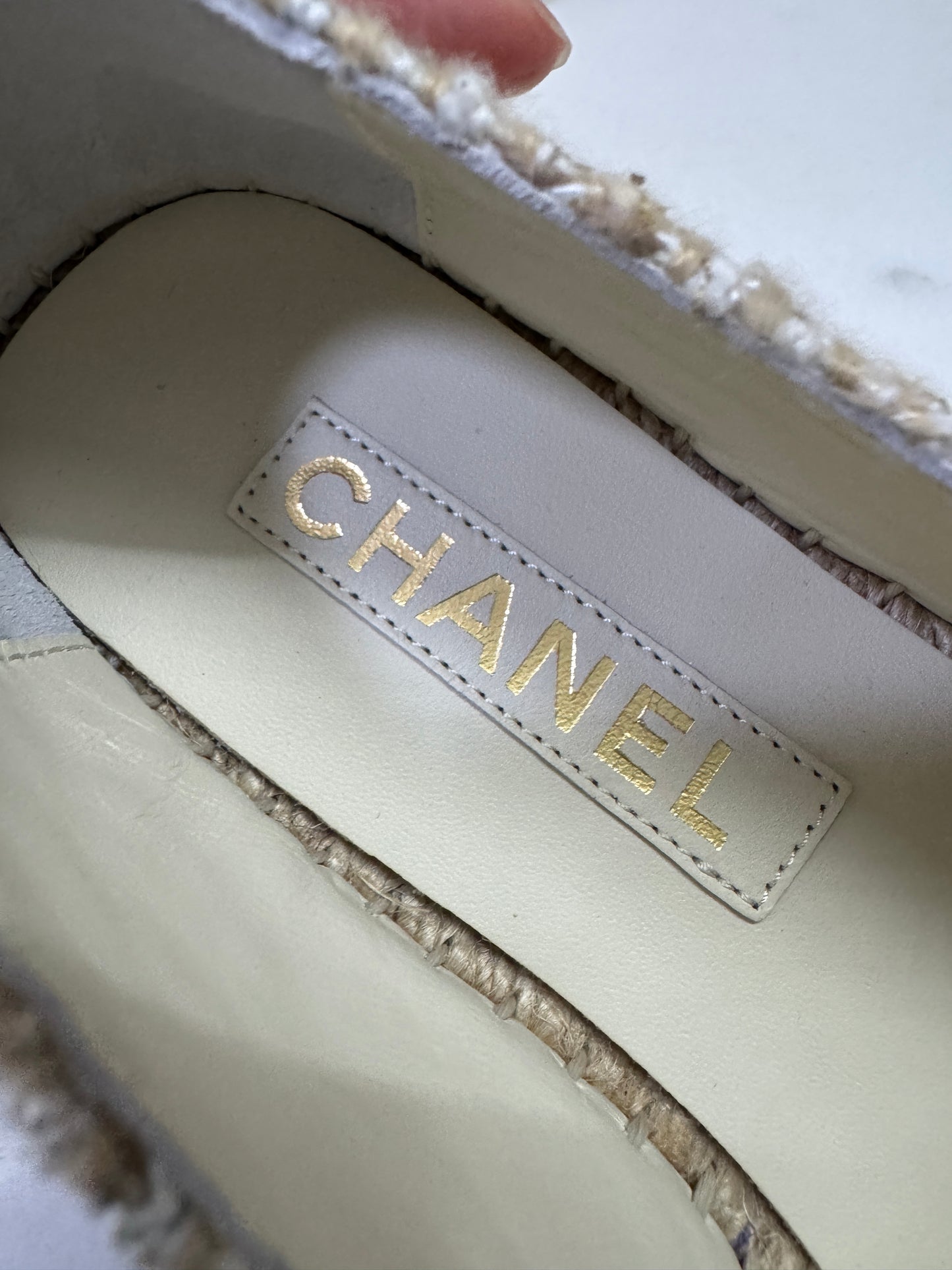 CHANEL 淺杏色軟呢漁夫鞋