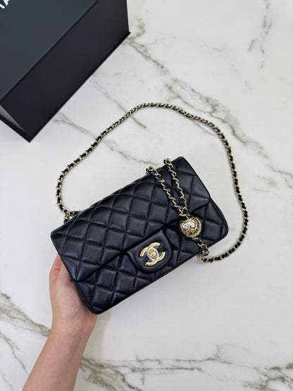 CHANEL 25K亮面淺金球 Mini CF20 Pearl Crush