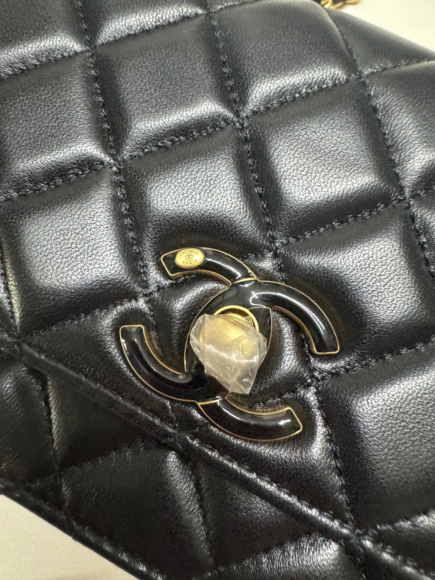 CHANEL woc 24A 琺瑯調節扣 羊皮 黑