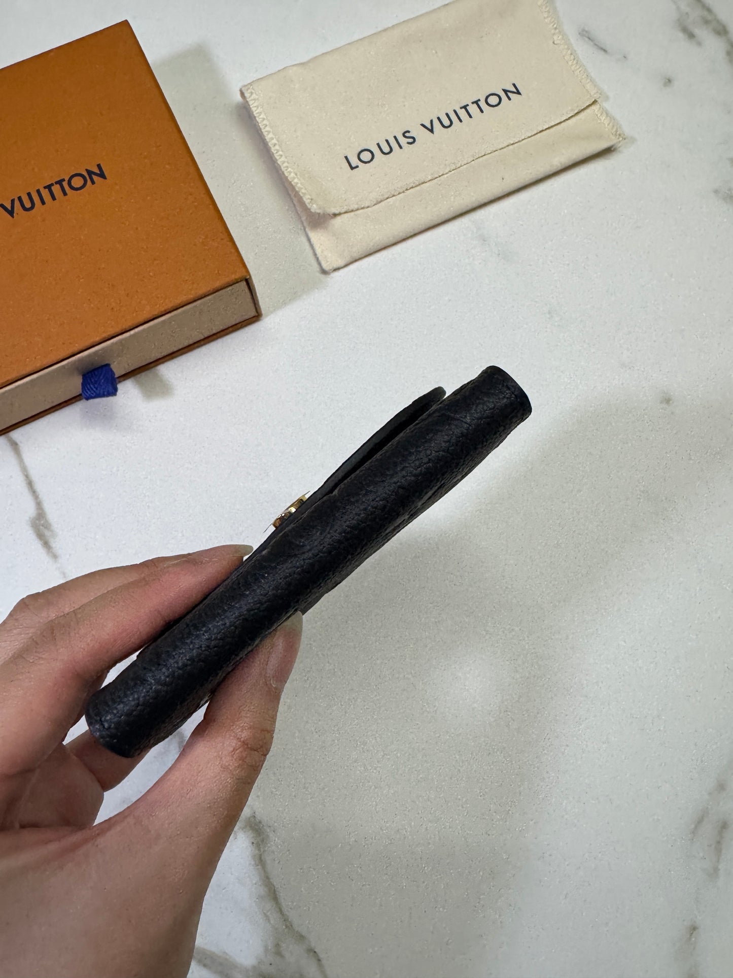 LV Rosalie 黑色全皮壓花零錢包