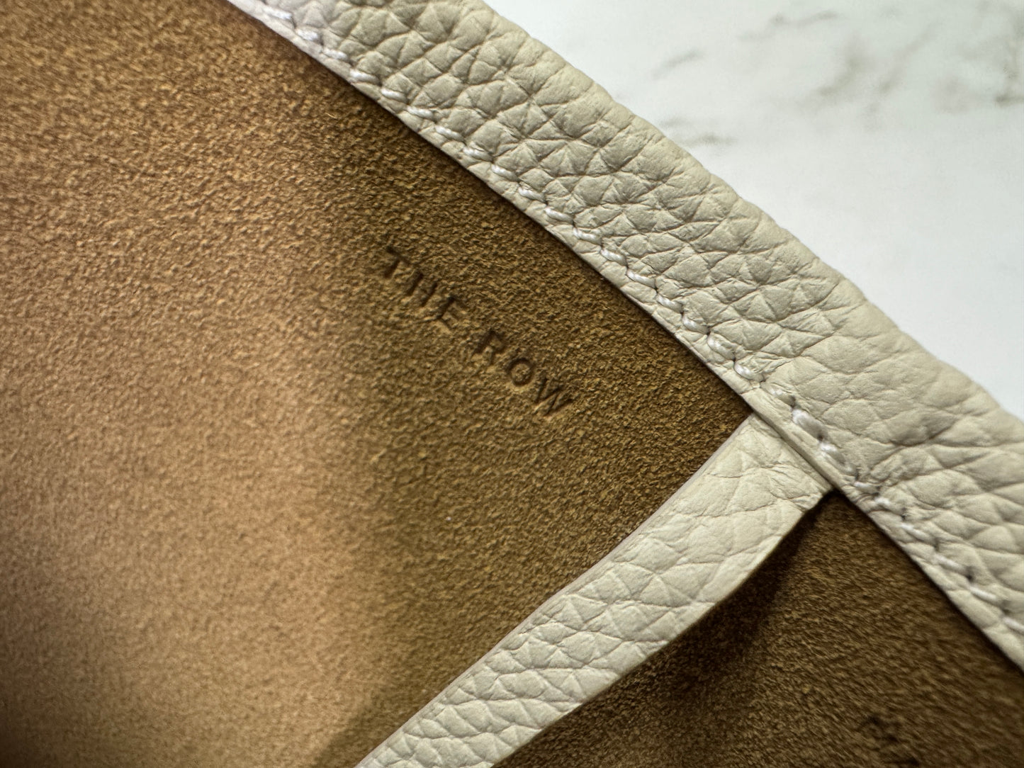 THE ROW N/S Park 奶白色 Medium