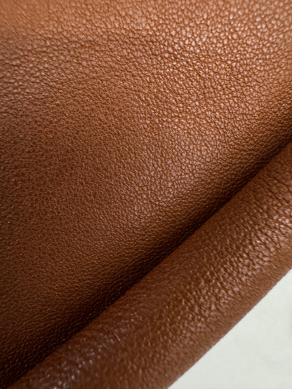 CELINE Soft Triomphe Half Moon 焦糖棕
