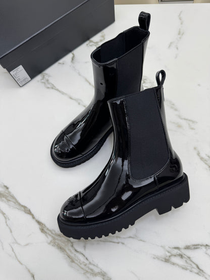 CHANEL 22C Chelsea Boots 漆皮切爾西短靴