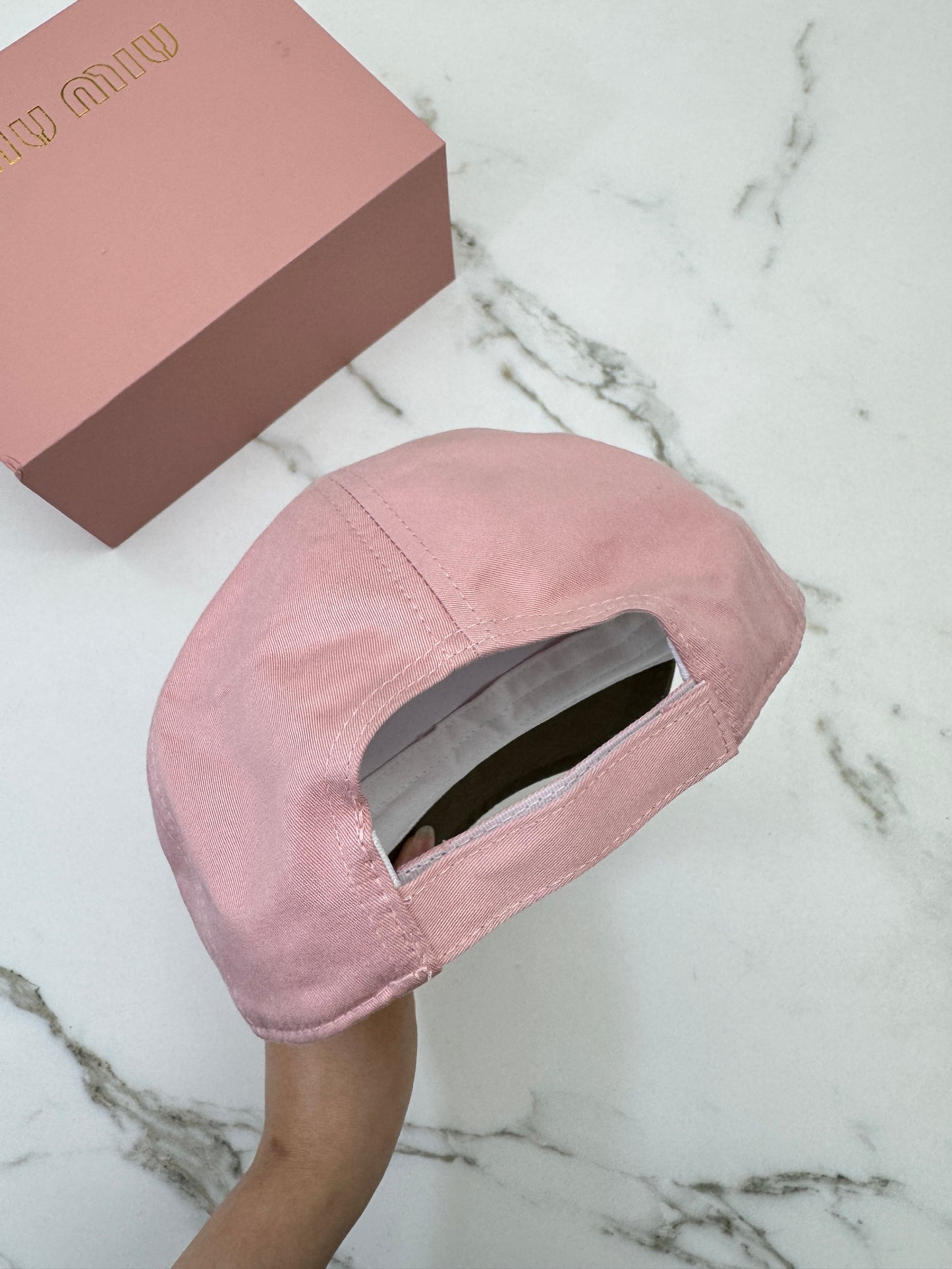 MIU MIU 鴨舌帽 粉紅拼咖啡色￼