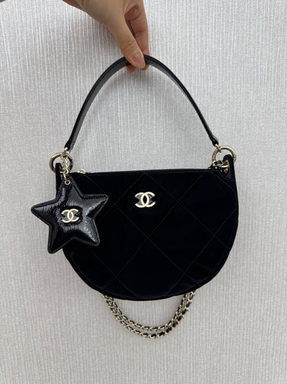 CHANEL 25N Coco Neige 滑雪系列 絲絨尼龍 半月Hobo