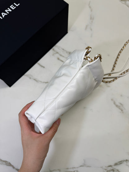 CHANEL Mini 22 Bag 白金
