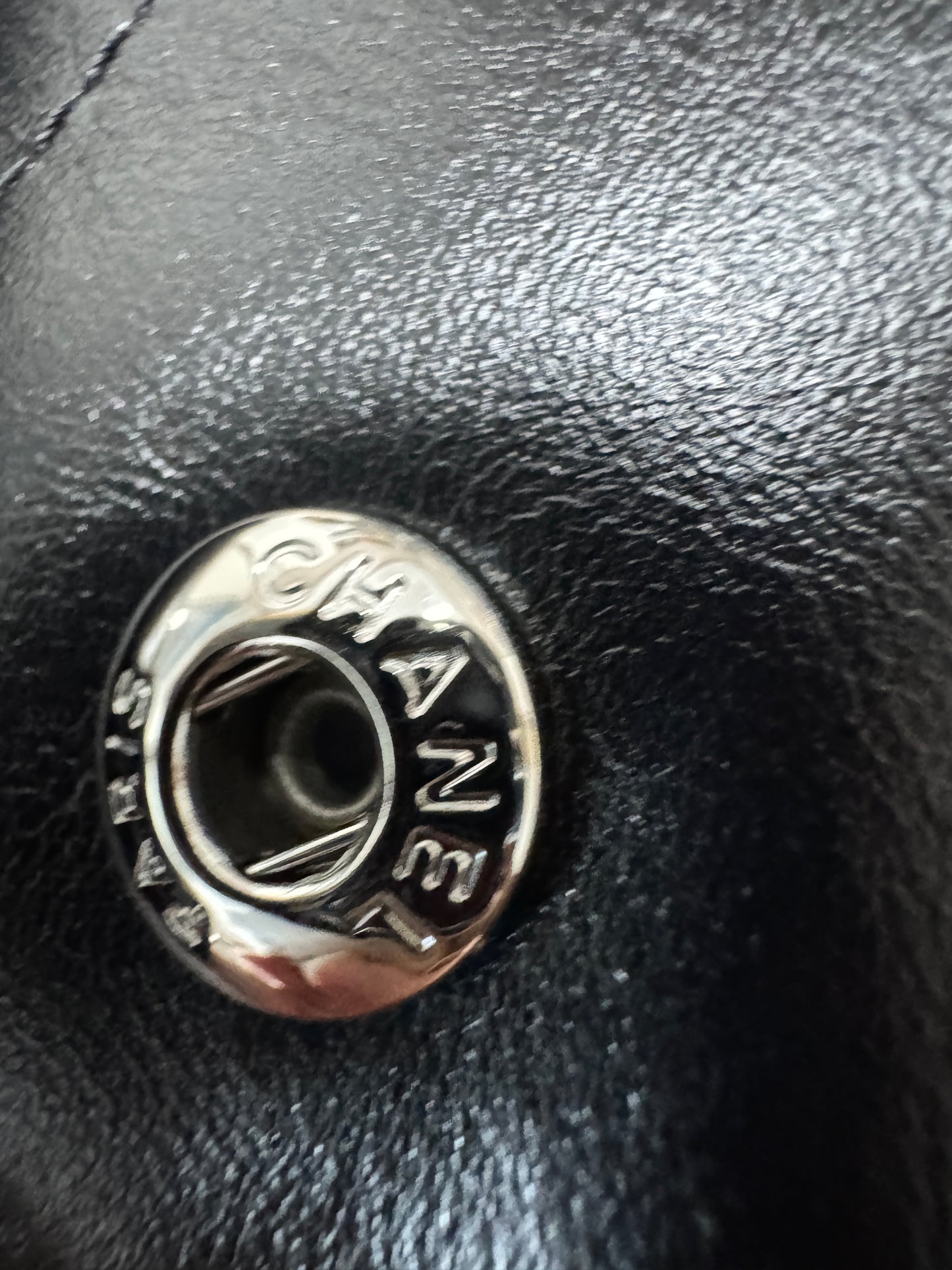 CHANEL 22 Bag Large So Black