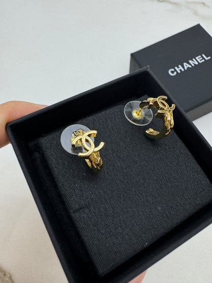 CHANEL 26P 菱格紋圈型耳環